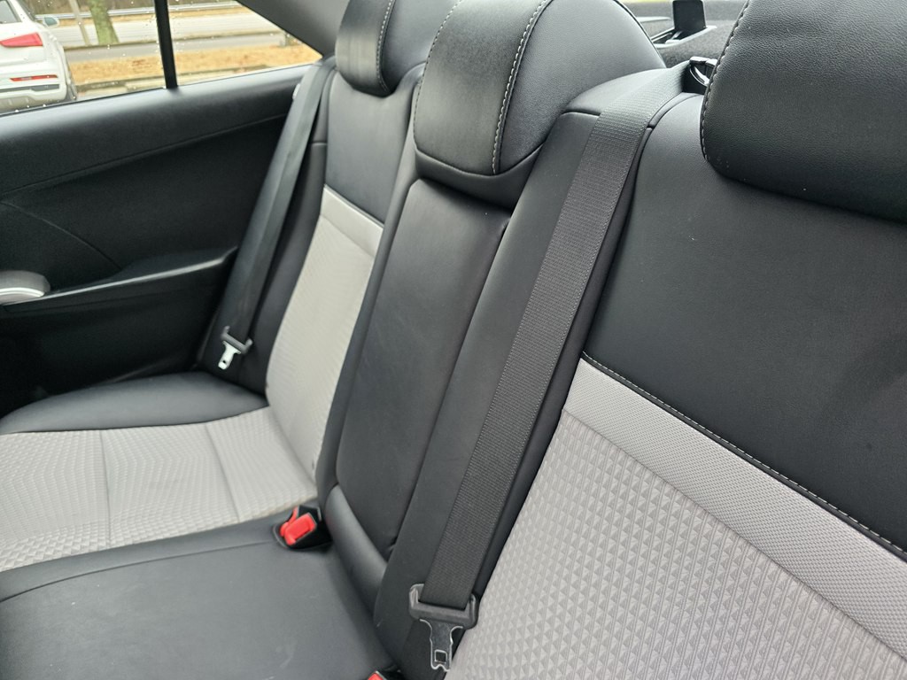 2014 Toyota Camry Image 21