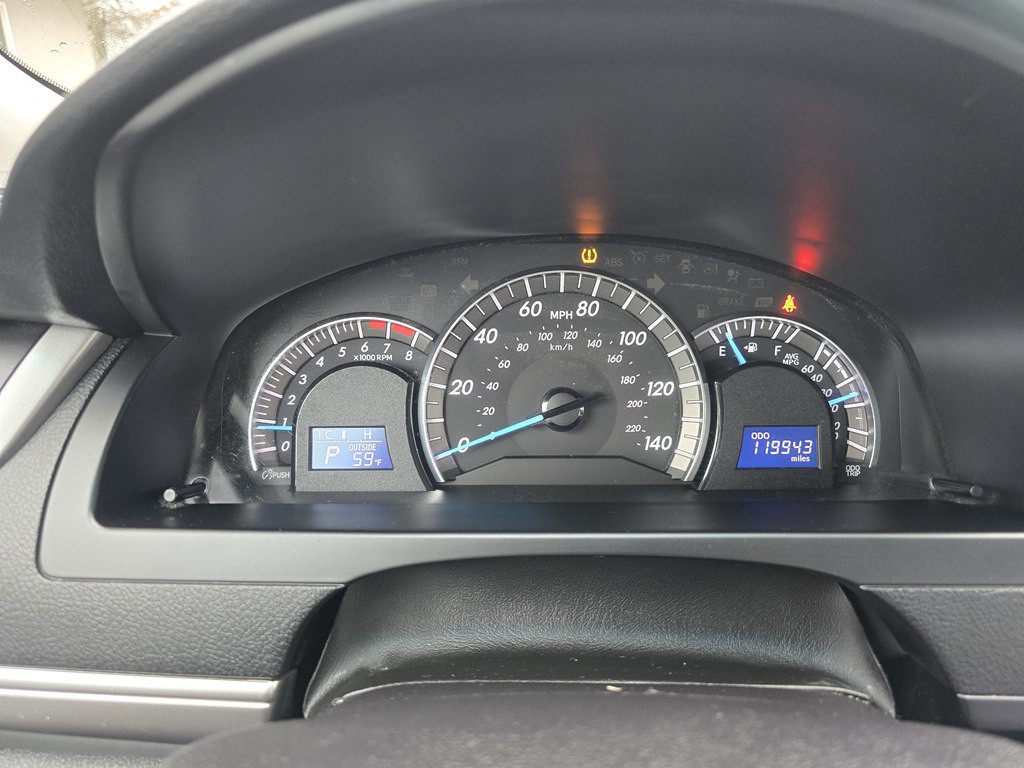 2014 Toyota Camry Image 28