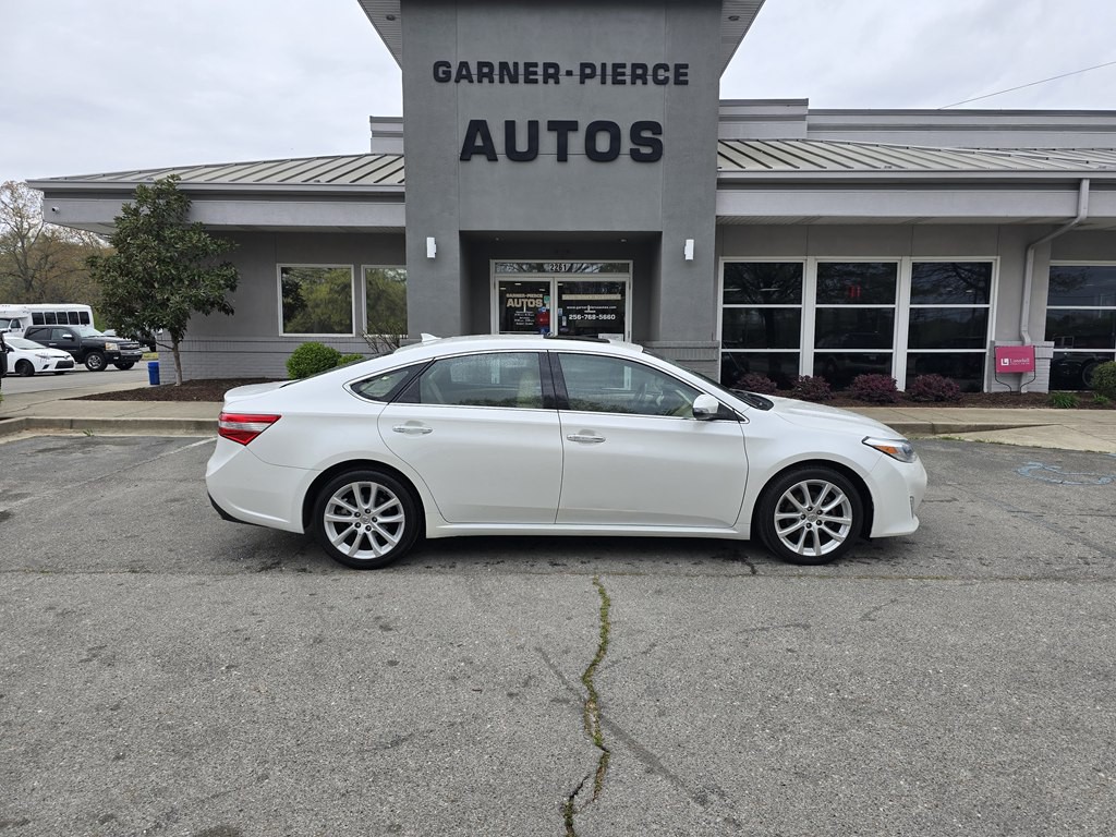 2013 Toyota Avalon Image 1