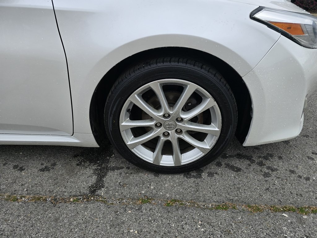 2013 Toyota Avalon Image 14