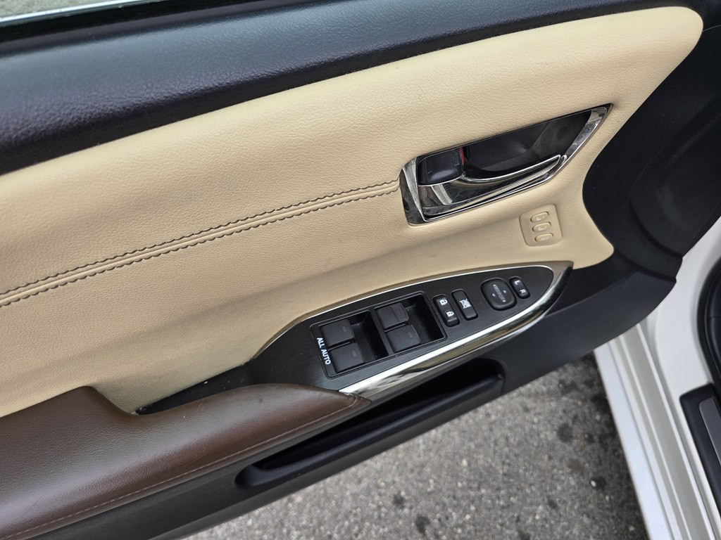 2013 Toyota Avalon Image 18