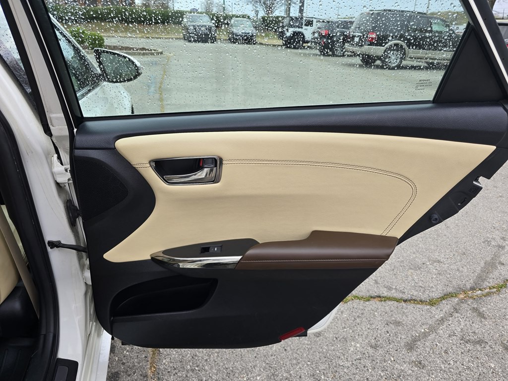 2013 Toyota Avalon Image 25