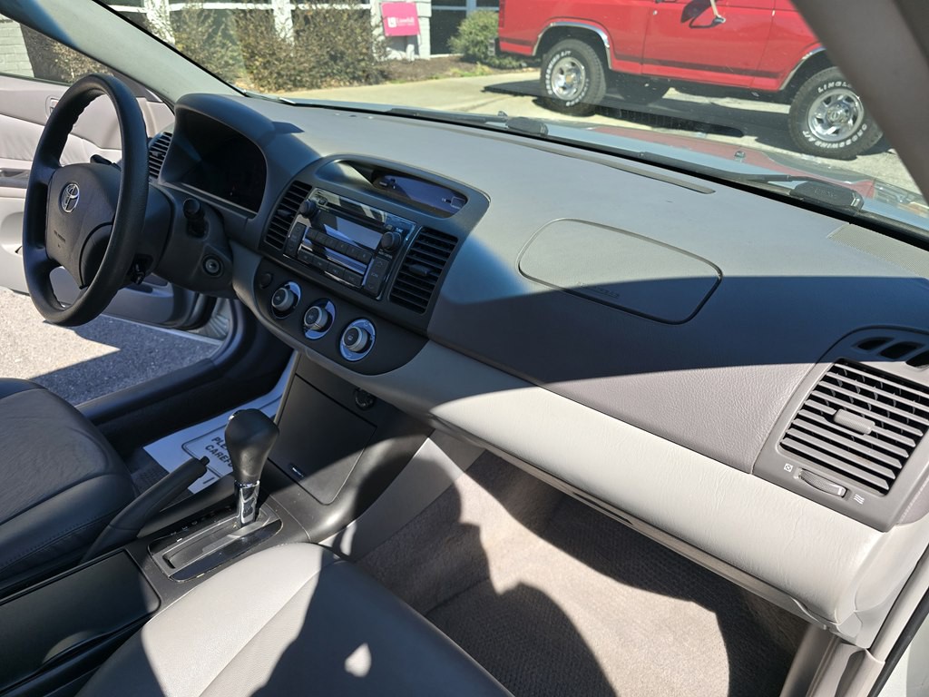 2006 Toyota Camry Image 25