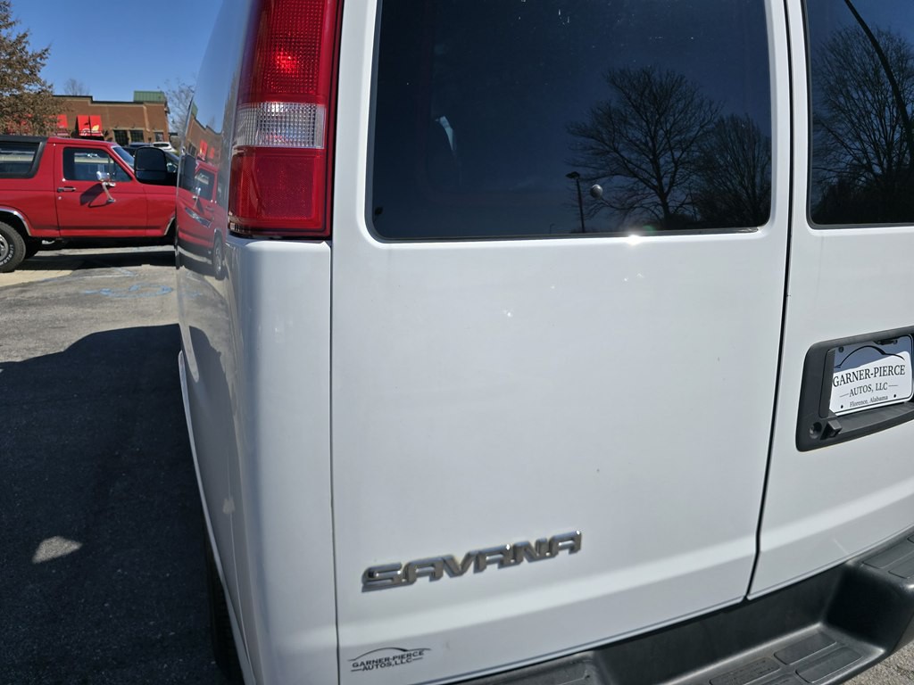 2022 GMC Savana Image 9