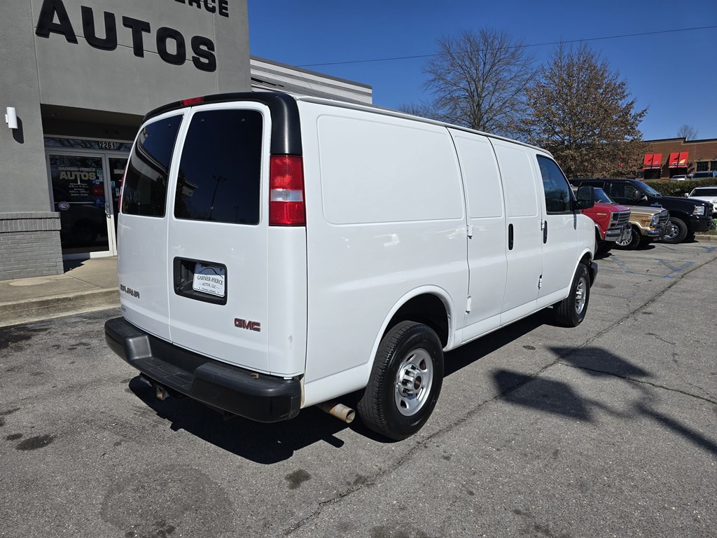 2022 GMC Savana Image 12