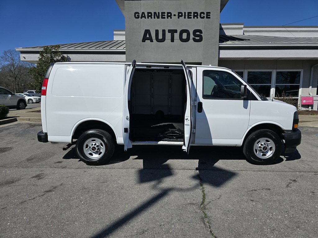 2022 GMC Savana Image 15