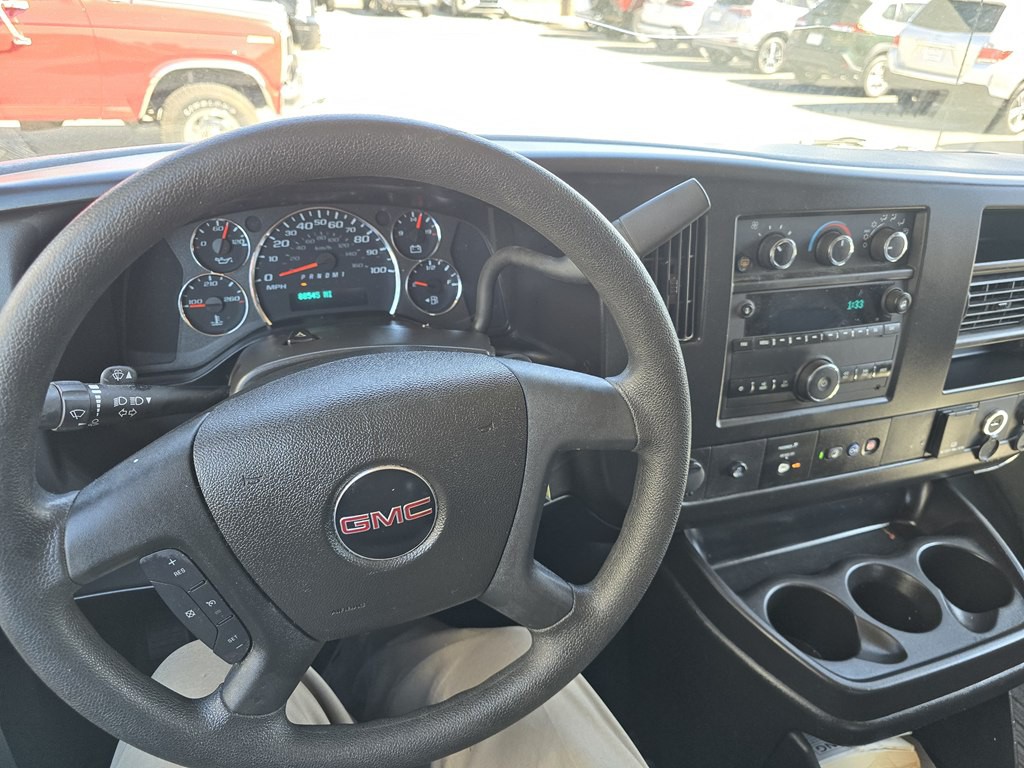 2022 GMC Savana Image 24