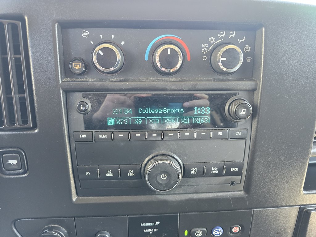 2022 GMC Savana Image 25