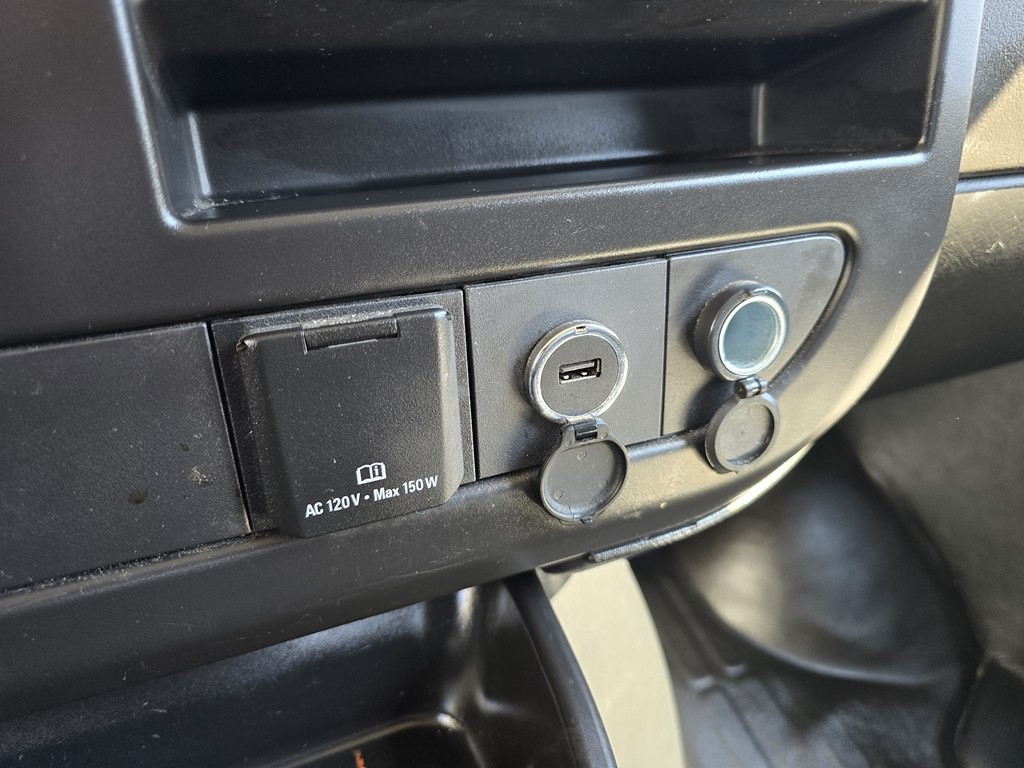 2022 GMC Savana Image 27