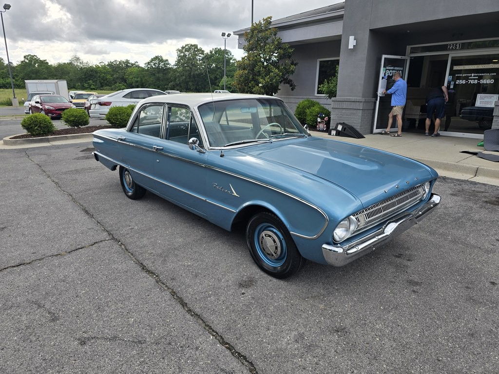 1961 Ford Falcon Image 2