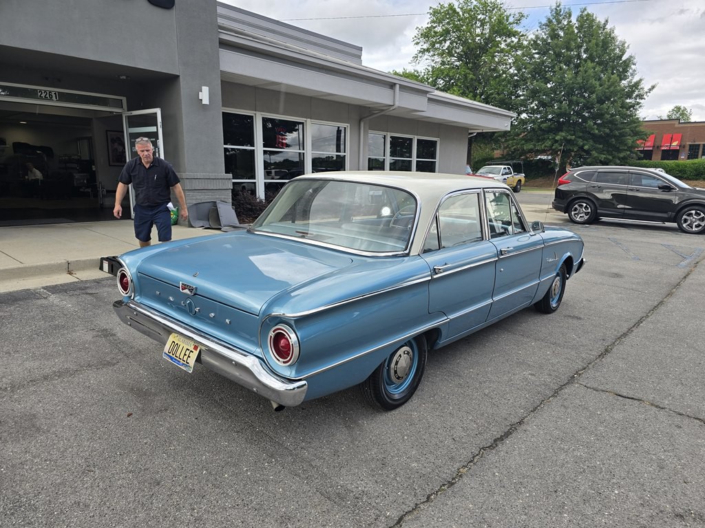 1961 Ford Falcon Image 12