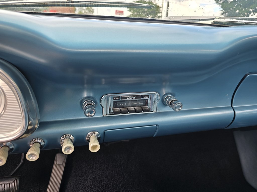 1961 Ford Falcon Image 31