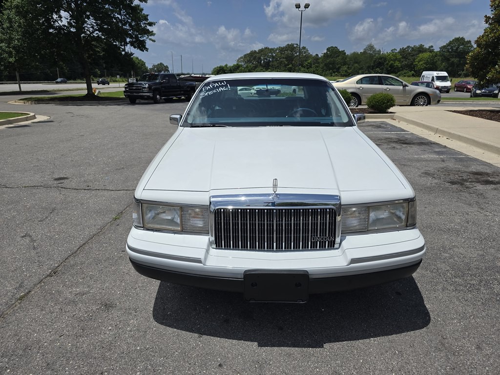1993 Lincoln Town Car Image 4