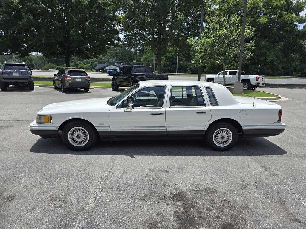 1993 Lincoln Town Car Image 7