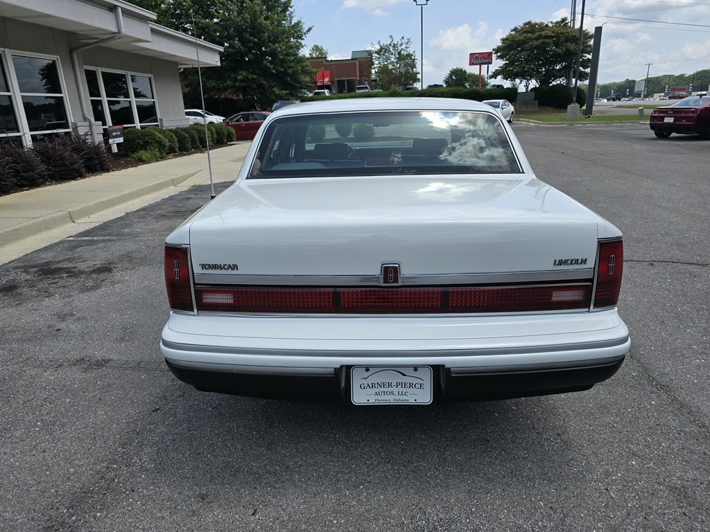 1993 Lincoln Town Car Image 11