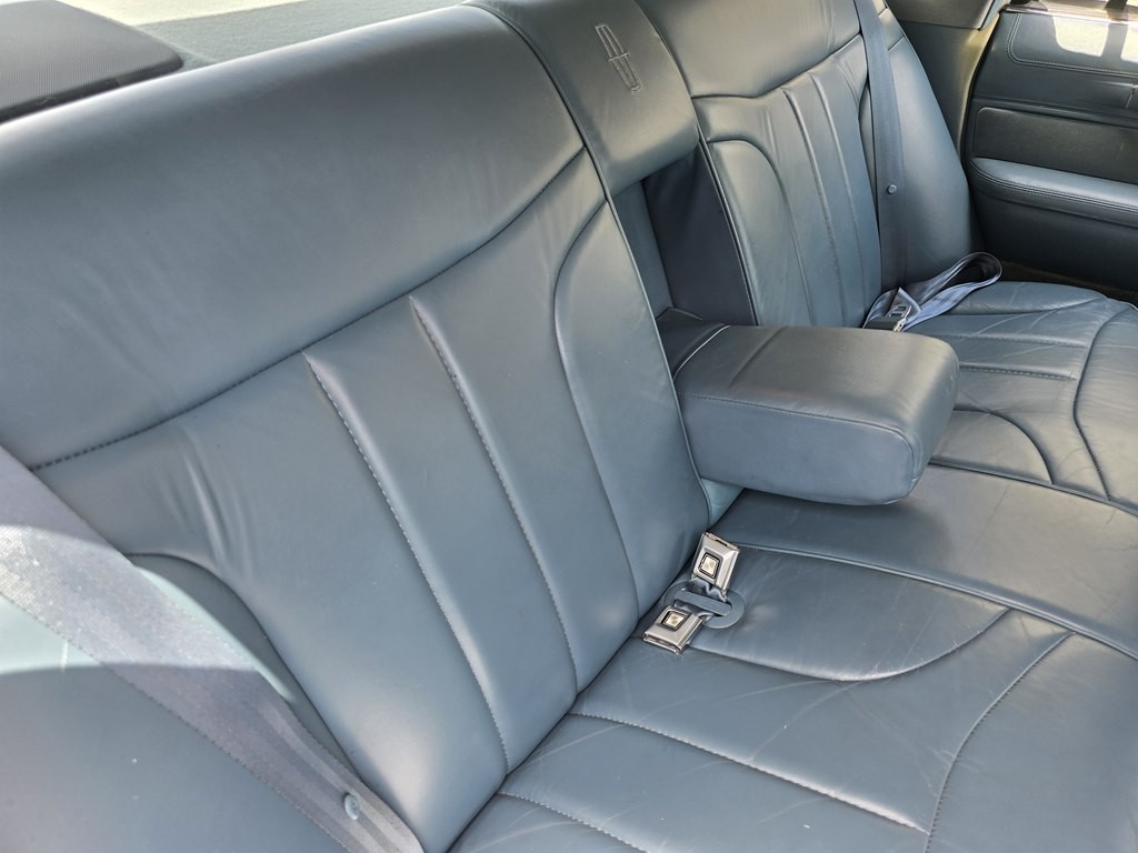 1993 Lincoln Town Car Image 27
