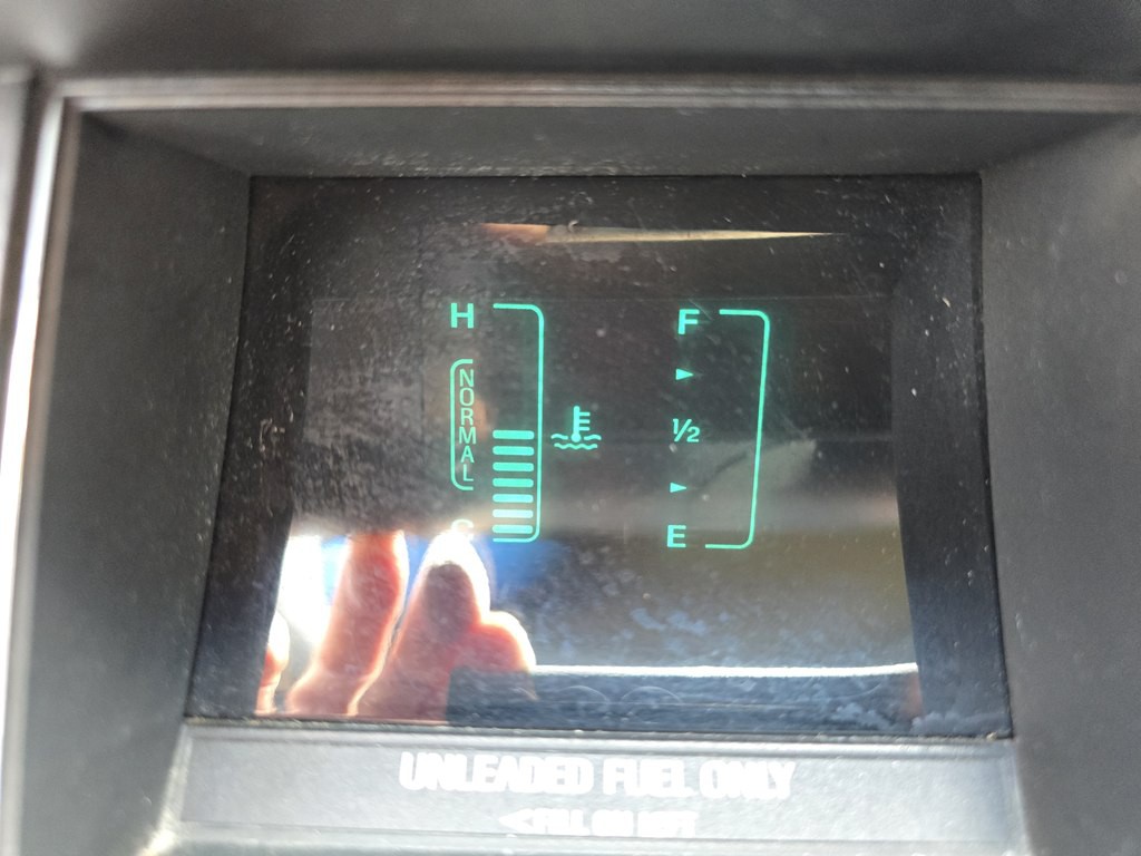 1993 Lincoln Town Car Image 32