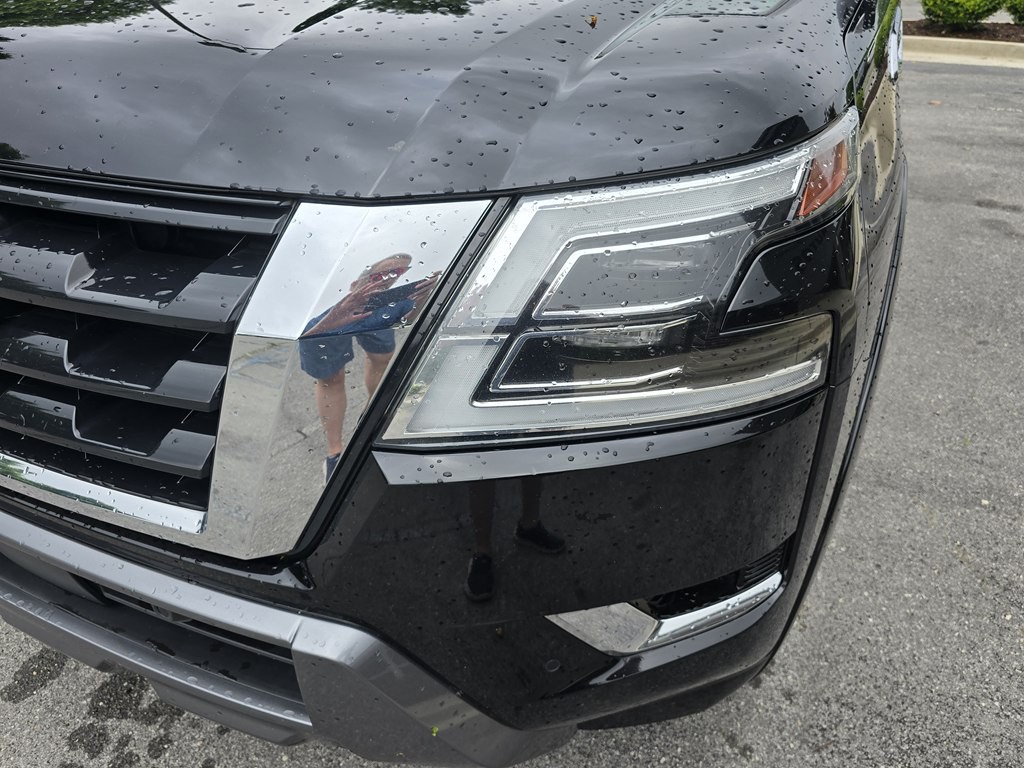 2021 Nissan Armada Image 5