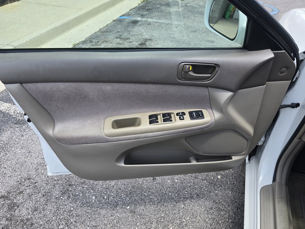2003 Toyota Camry Image 17