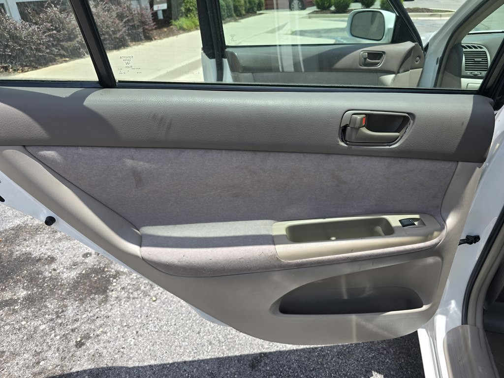 2003 Toyota Camry Image 20