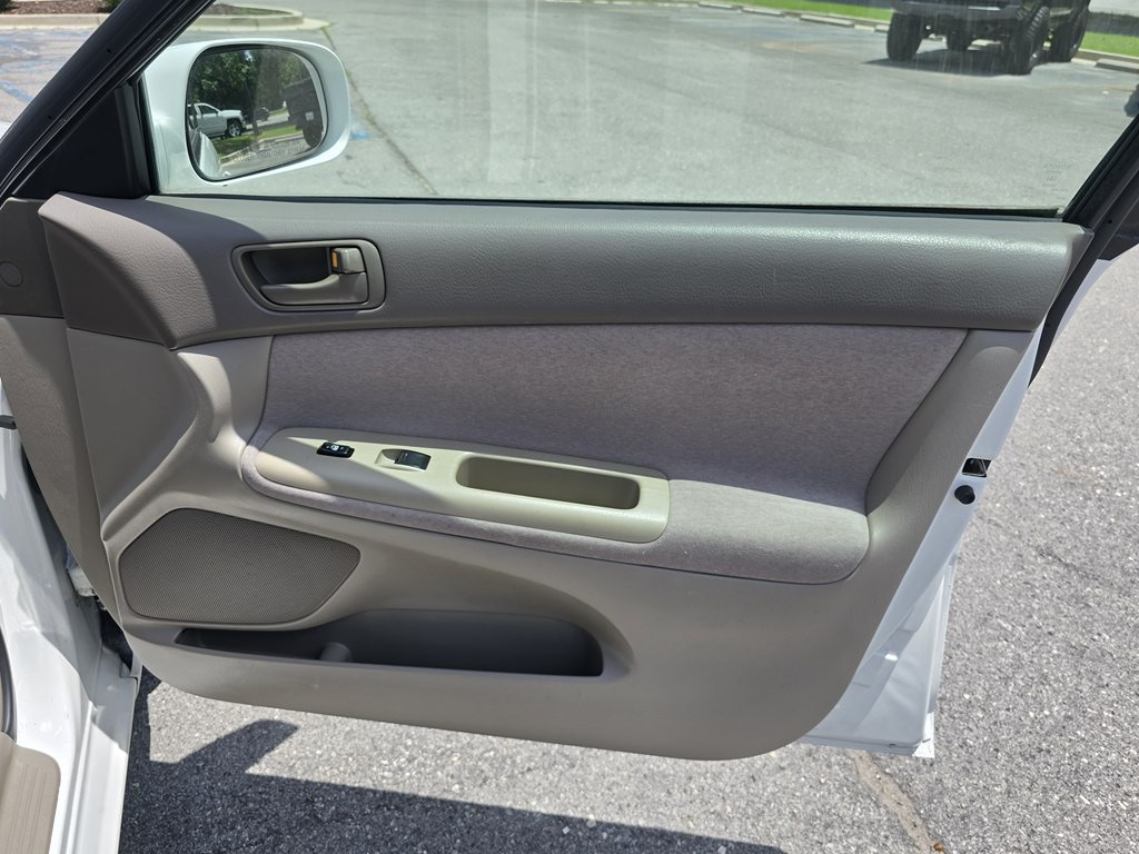 2003 Toyota Camry Image 26