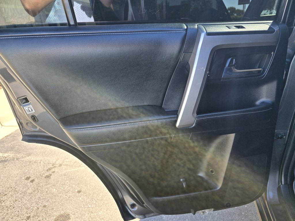 2015 Toyota 4Runner Image 23
