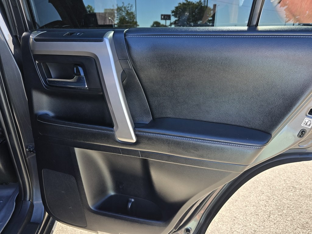 2015 Toyota 4Runner Image 27