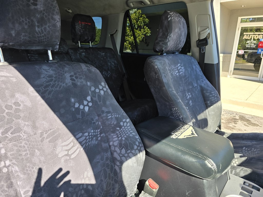 2015 Toyota 4Runner Image 32