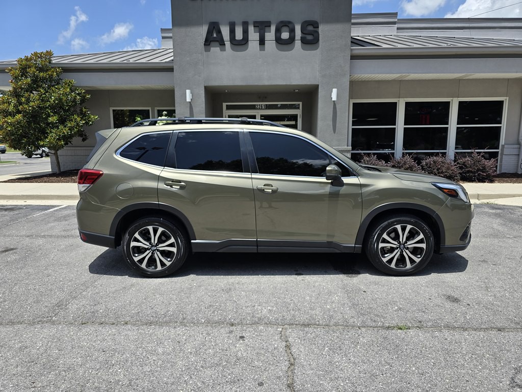 2022 Subaru Forester Image 1