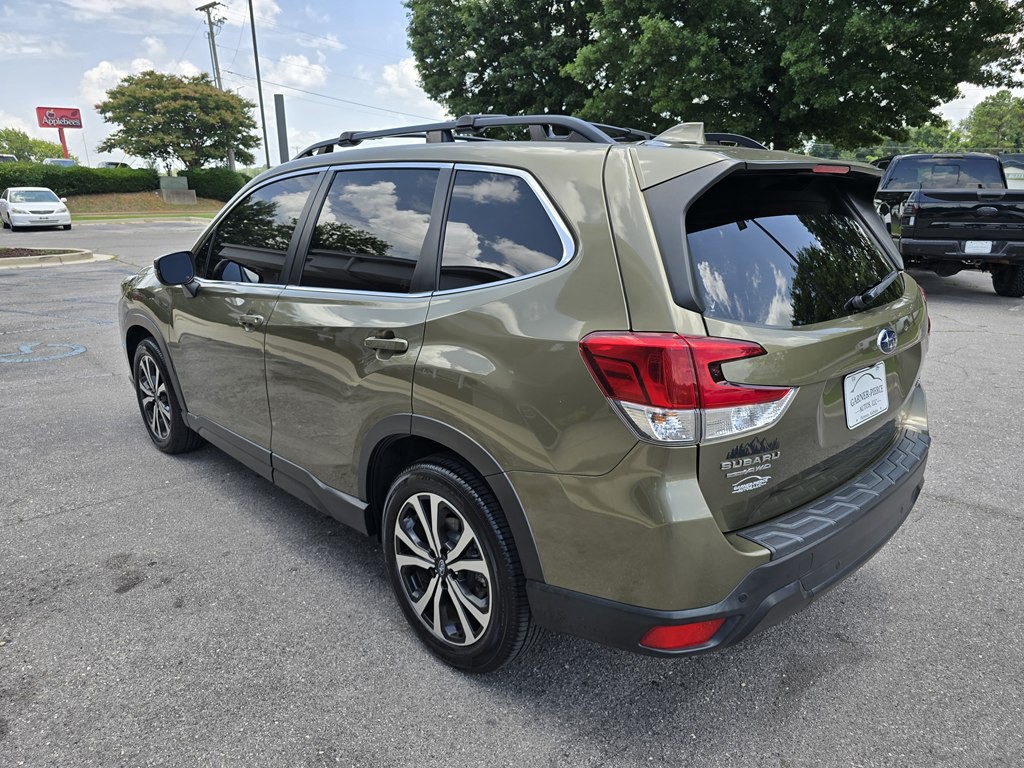 2022 Subaru Forester Image 8