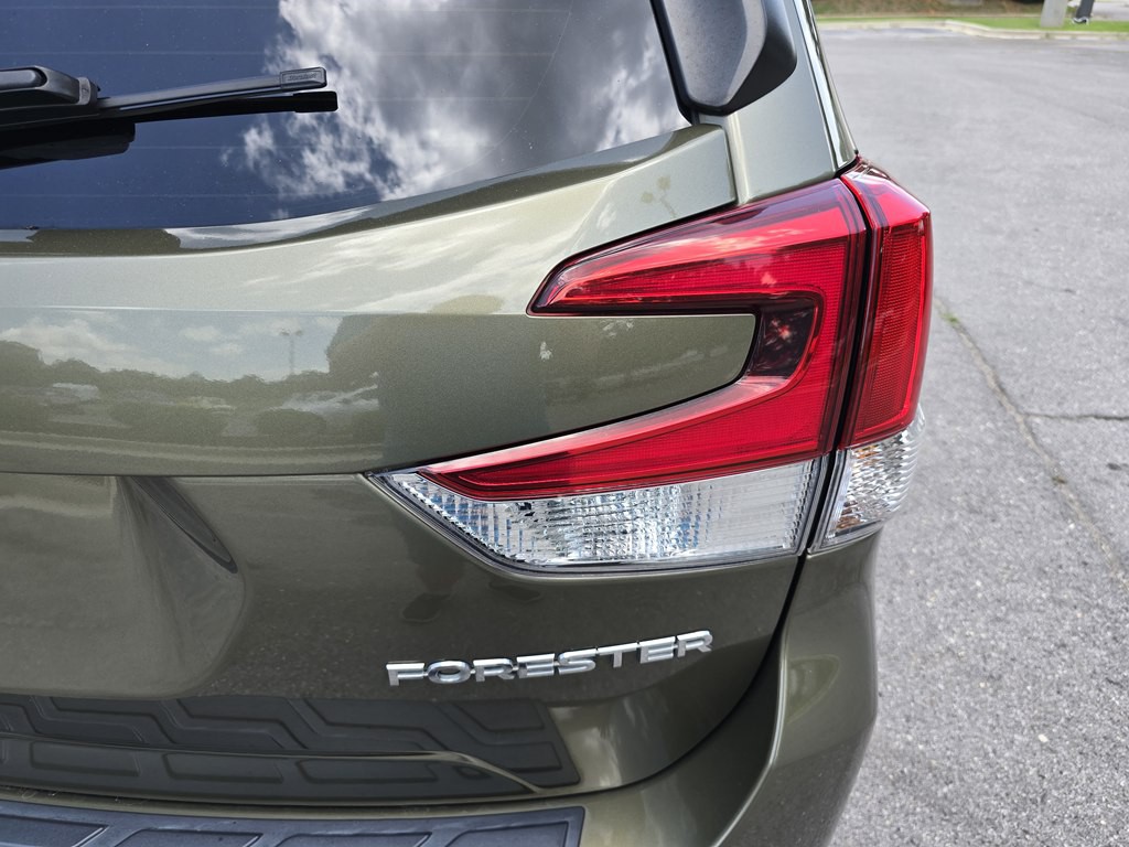 2022 Subaru Forester Image 11