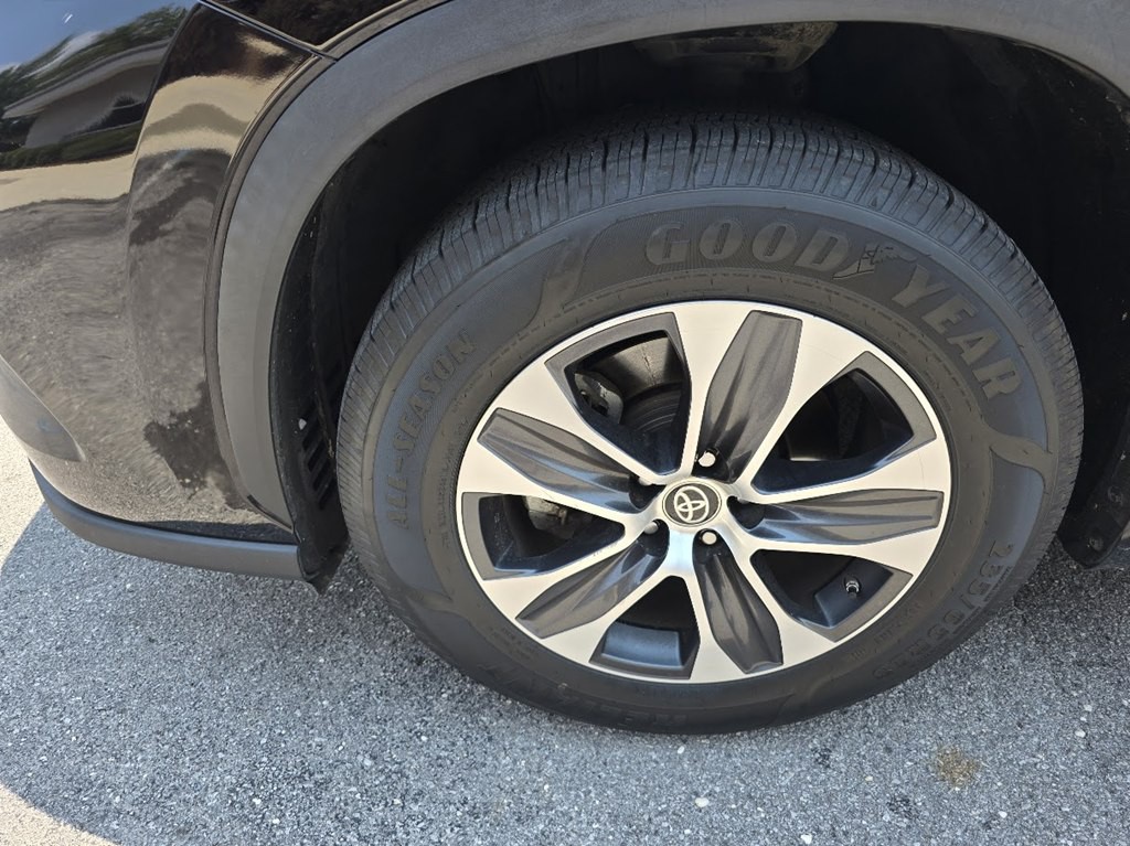 2022 Toyota Highlander Image 16