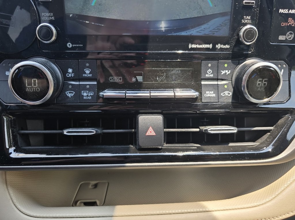 2022 Toyota Highlander Image 39