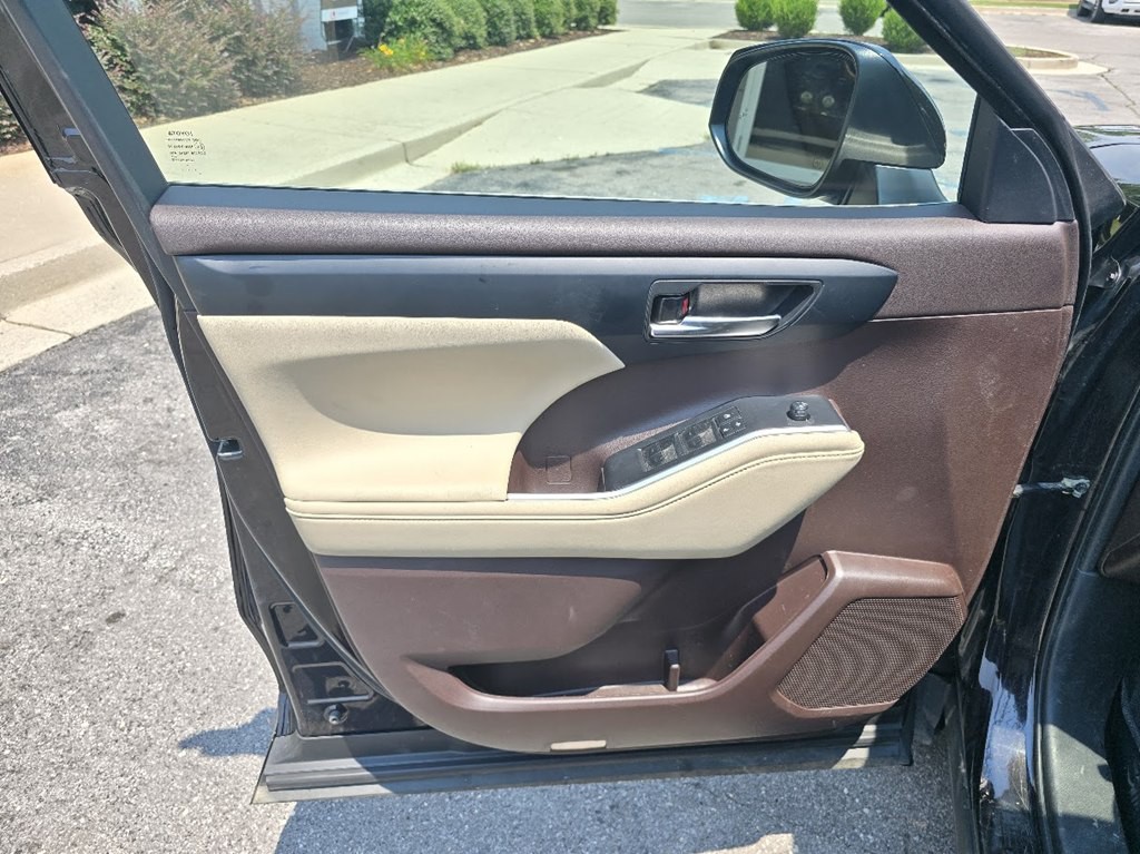 2022 Toyota Highlander Image 19