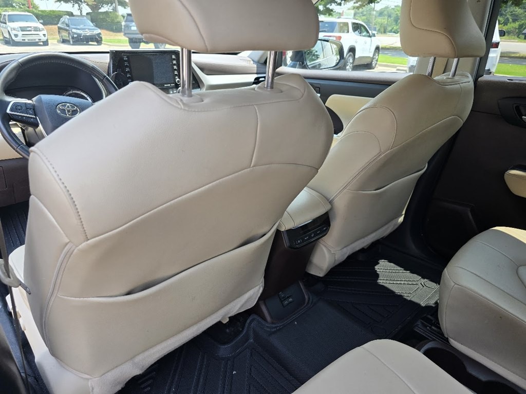 2022 Toyota Highlander Image 26