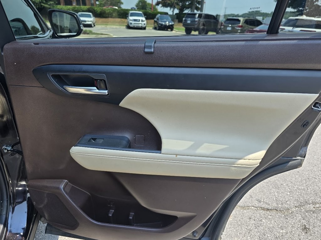 2022 Toyota Highlander Image 29