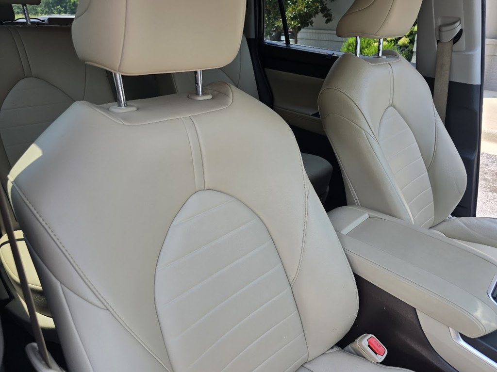 2022 Toyota Highlander Image 34