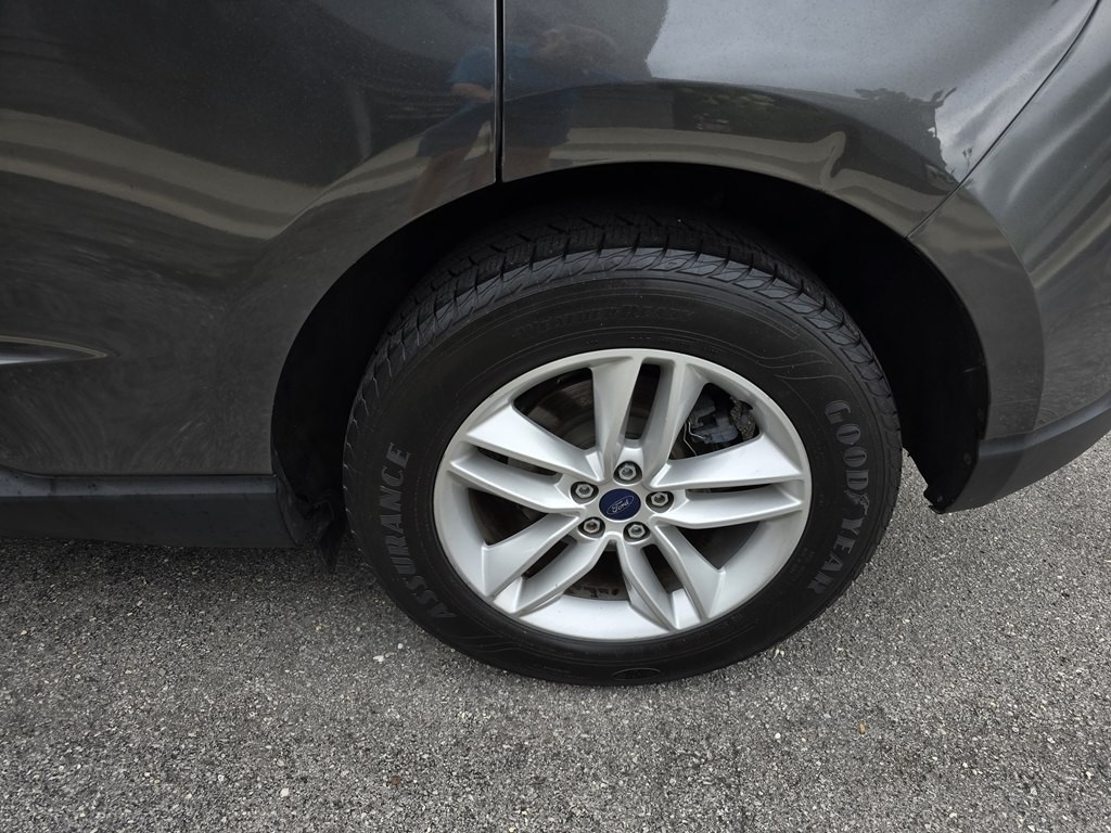 2015 Ford Edge Image 17