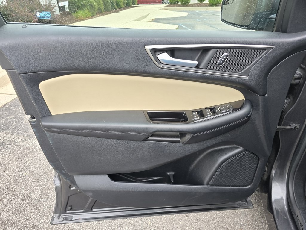 2015 Ford Edge Image 18