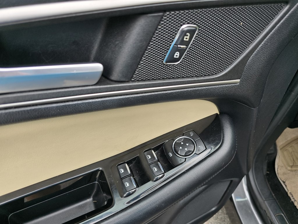 2015 Ford Edge Image 19