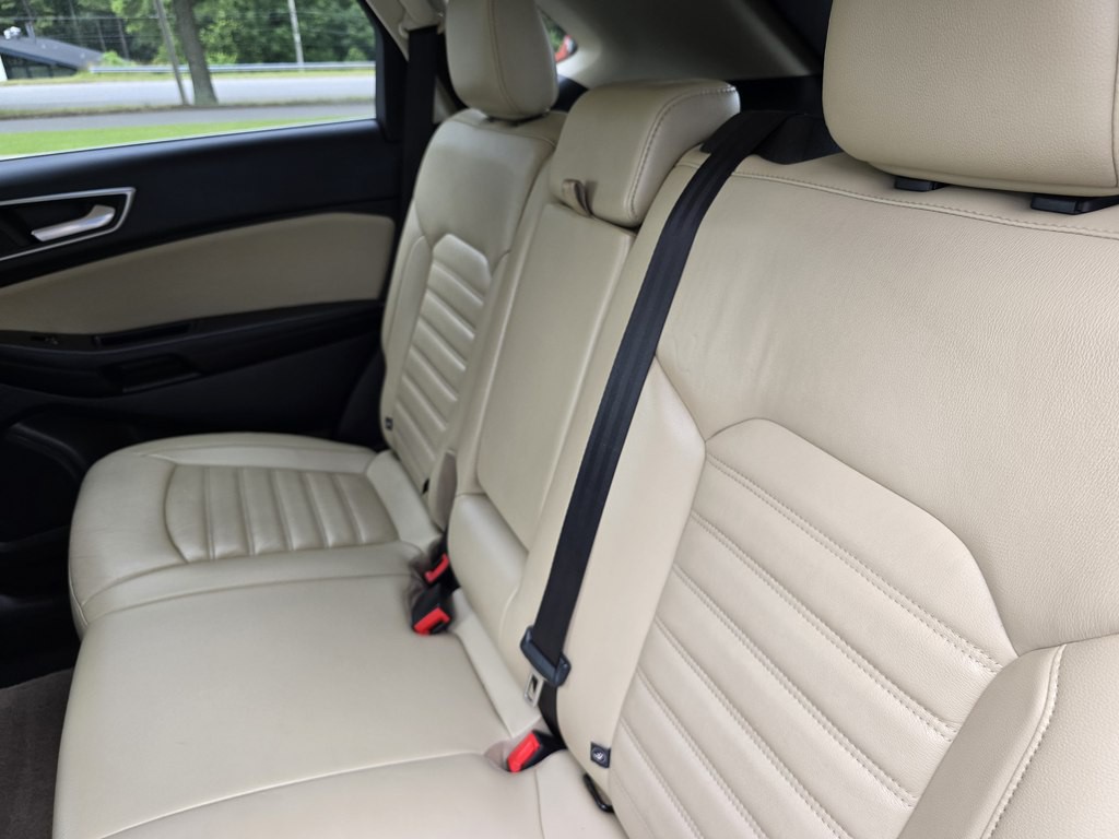 2015 Ford Edge Image 24
