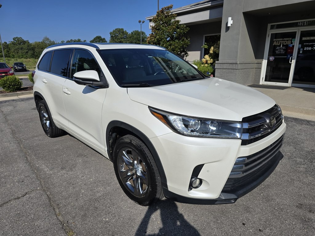 2017 Toyota Highlander Image 2