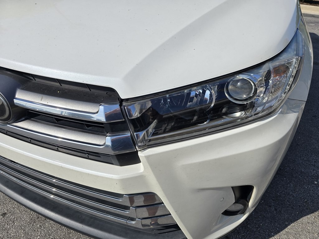 2017 Toyota Highlander Image 5