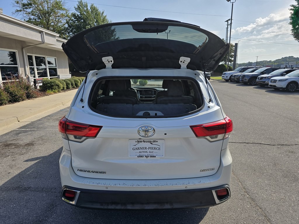 2017 Toyota Highlander Image 13