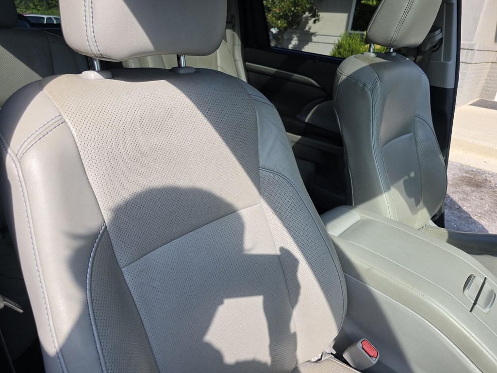 2017 Toyota Highlander Image 35