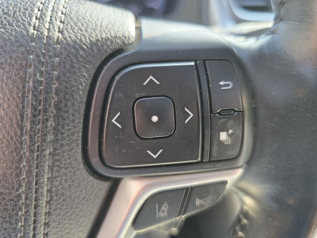 2017 Toyota Highlander Image 39