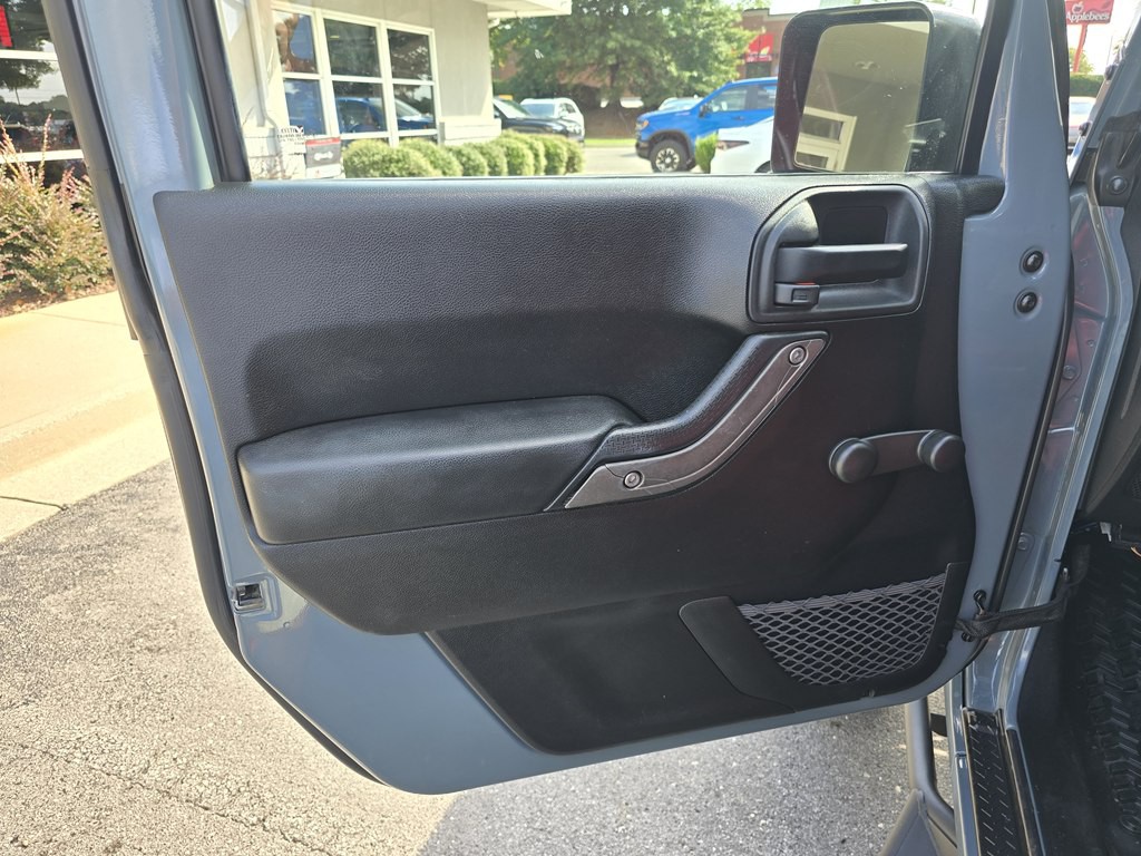 2014 Jeep Wrangler Image 17