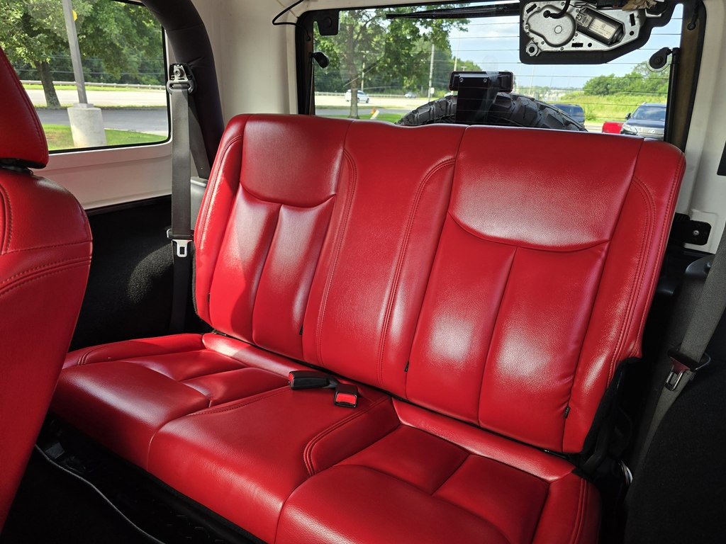 2014 Jeep Wrangler Image 20