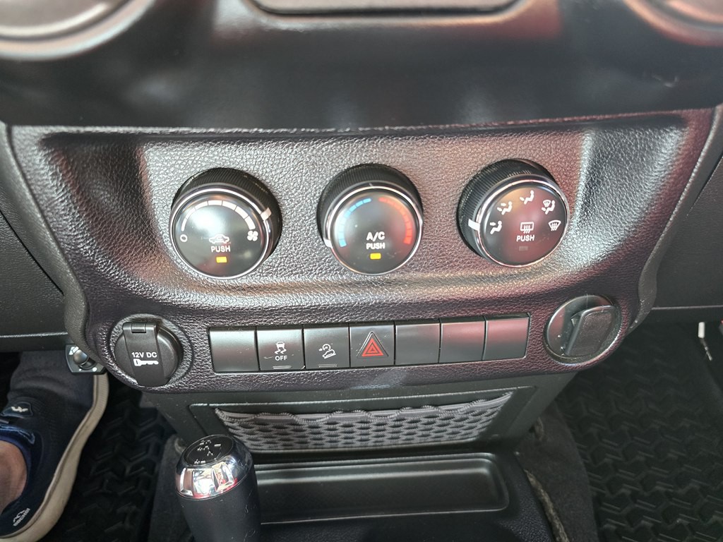 2014 Jeep Wrangler Image 29