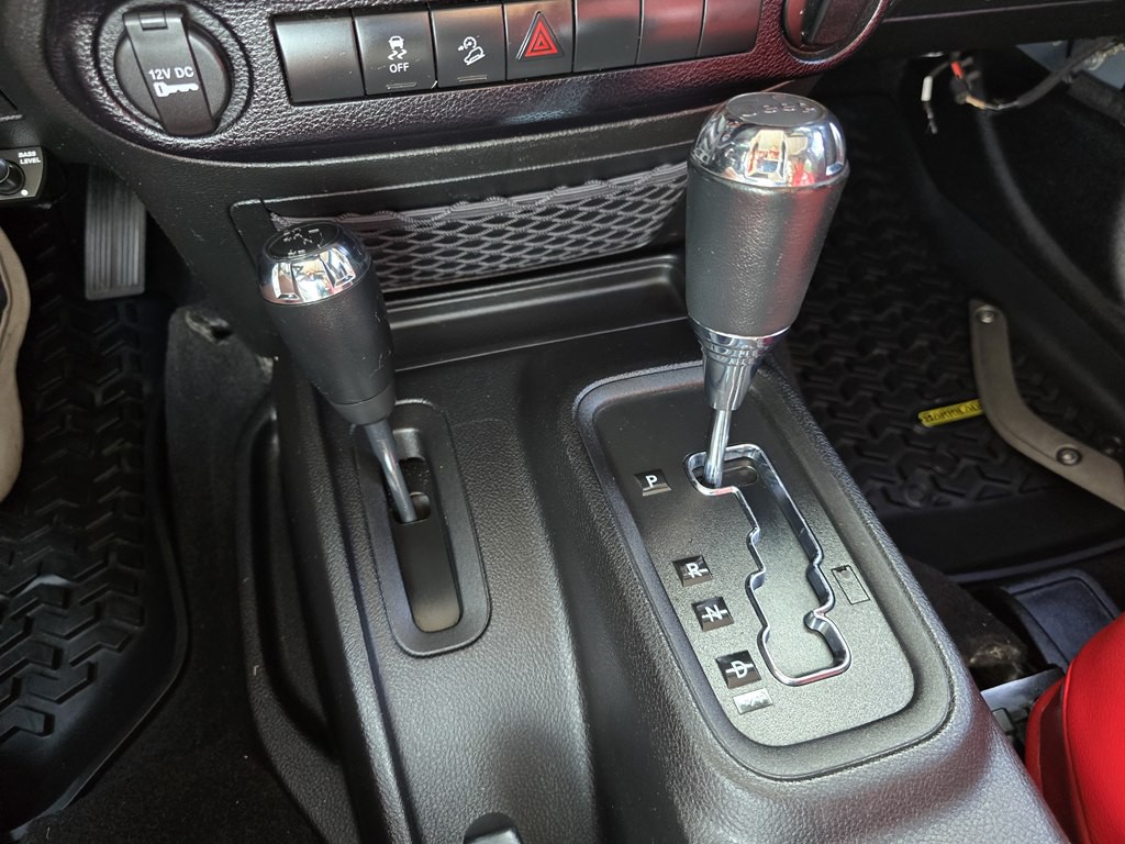 2014 Jeep Wrangler Image 30